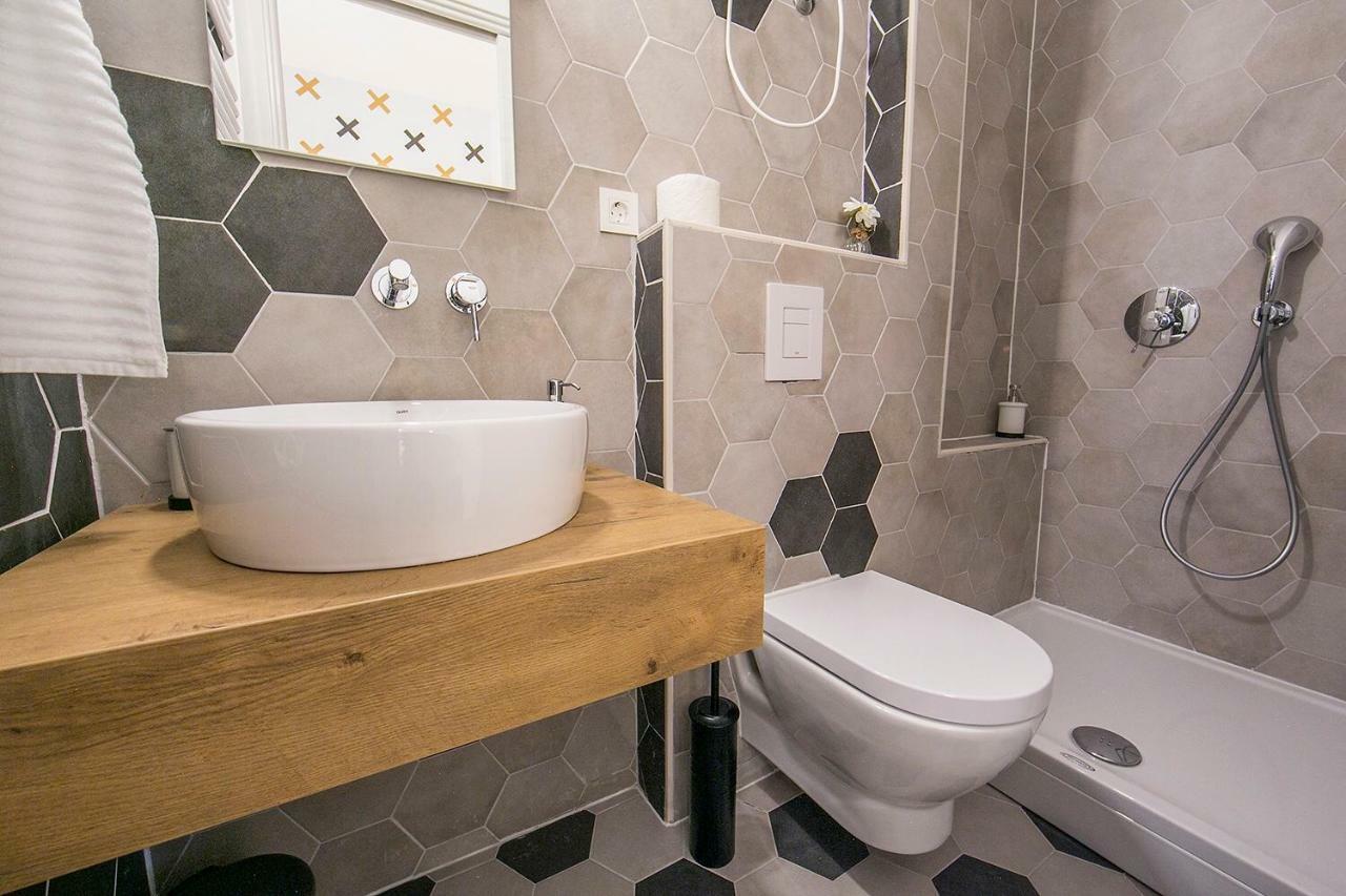 Rooms Nela Спліт Екстер'єр фото